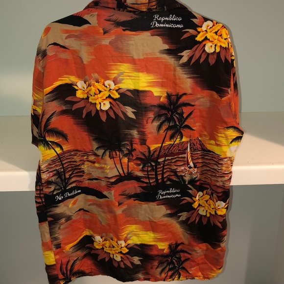 Hawaiian Shirt - Picture 4 of 4